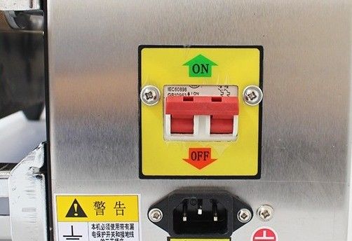 Afdichten van koffiezakjes met datum afdrukken met behulp van stikstof gas spoelen Continuous Band Sealer