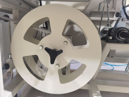 Grote commerciële verpakkingsmachine voor verpakkingen voor het afdichten en snijden van verpakkingszakken