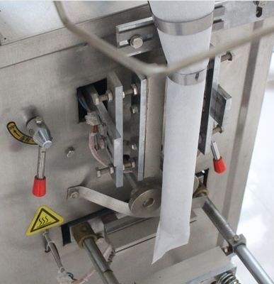 Verticale verpakkingsmachine van houten materialen voor thee- en koffiepotten in textielverpakkingen