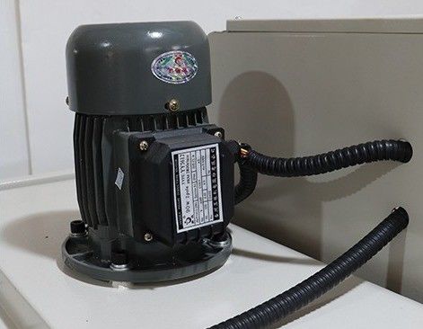 Gemakkelijk te bedienen BS4525 Automatische PVC POF Film Heat Tunnel Shrink Packing Machine voor schalen