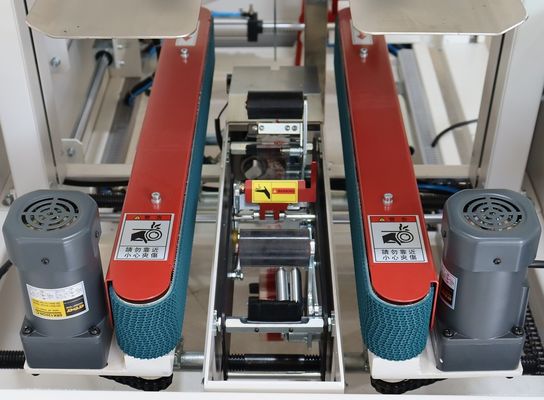 Elektrisch aangedreven kartonnen oprichtmachine voor stabiele werking en in verpakkingsproces