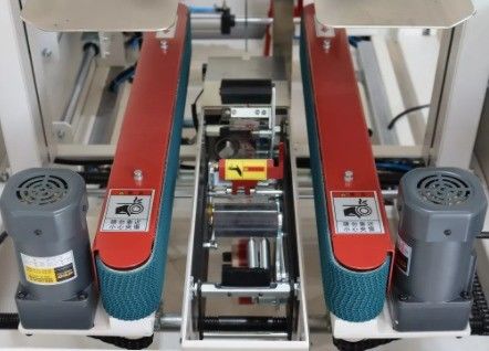 Glasverpakkingsmateriaal Hoge snelheid 25 kartonnen per minuut Automatische afdichtmachine