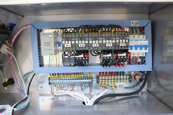 Continu belt type vacuümverzegelmachine voor pluimveevlees in machinewerkstations