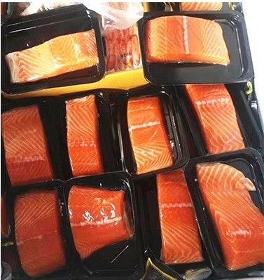 Verpakkingstype zakken Automatische vacuümverzegel voor voedsel Verpakking van maaltijden in lunchdoos