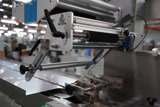 220V automatische kussenspakmachine voor bar schoonheid zeep bestek katoen rollen Power Line