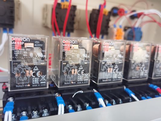 Automatische cadeaupakketmachine voldoet aan de technische vereisten van de verpakking