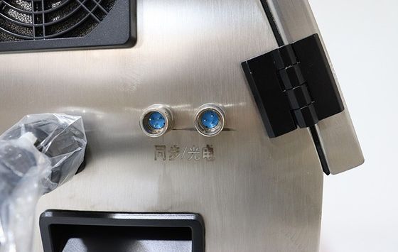 Kleine tekens inkjetprinter Injecteerdatum en codering voor flessen Verpakkingstype