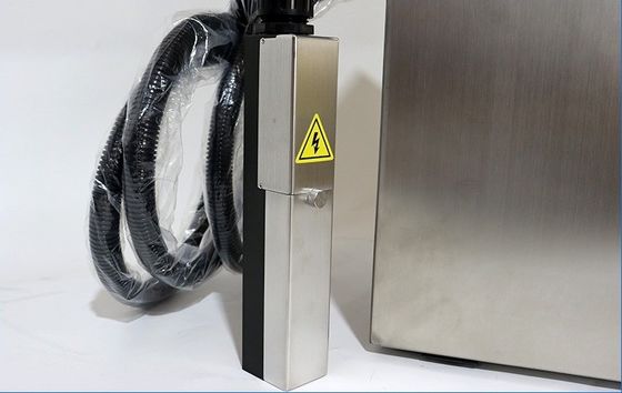 Kleine tekens inkjetprinter Injecteerdatum en codering voor flessen Verpakkingstype