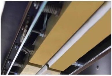 Vervoerbelasting 20 kg continue automatische verticale bandverzegeling voor opstaande zakzakken
