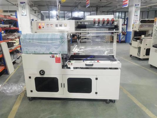 Maximale afdichtingsgrootte Breedte 95 mm Drankkrimpmachine met hoge snelheid zijdeling afdichting