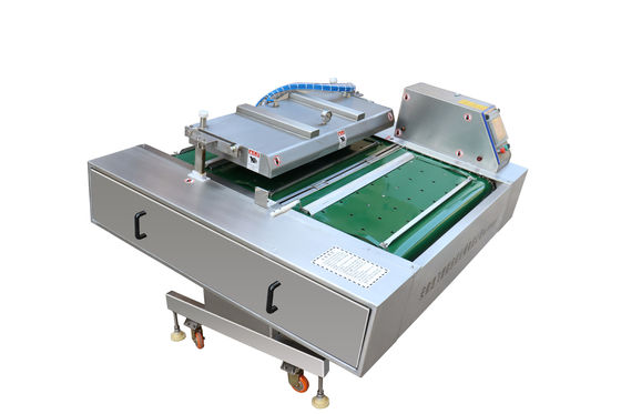 Gordel-type continue rollende vacuümverpakkingsmachine voor het industriële afdichten van fruit en vlees