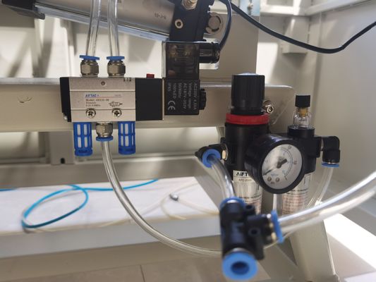 4522 Verpakkingsmachine voor het automatisch inpakken van papieren bekers en flessen