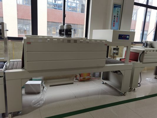 Elektrisch aangedreven semi-automatische waterflessenverpakkingsmachine voor dieningen en dozen