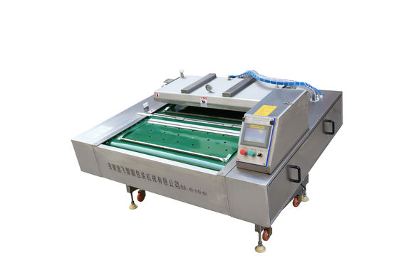 Industriële vacuümverzegelmachine voor vlees groenten vis met vervoerband in restaurant
